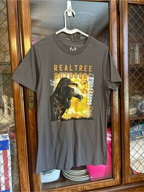 Realtree Gray Graphic Dog Waterfowl T-Shirt with Yellow Accent
